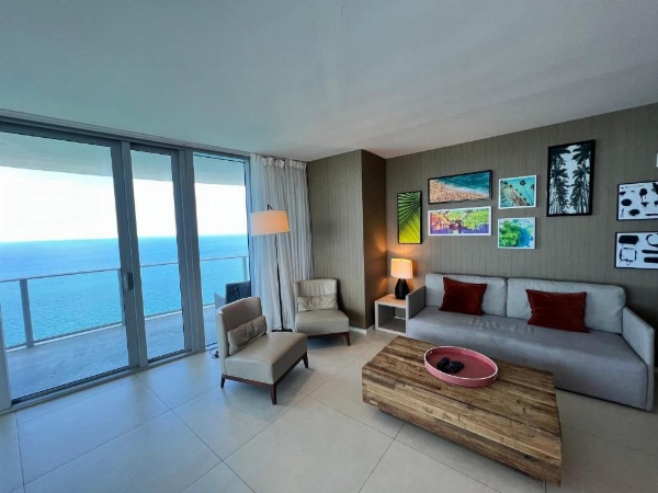 Hyde Beach Resort Rentals image 17