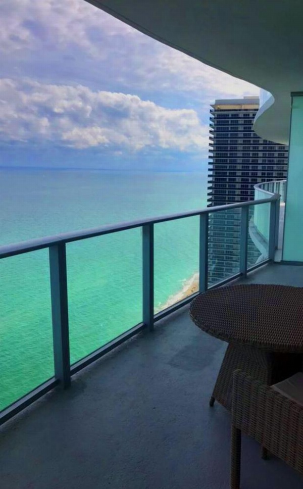 Hyde Beach Resort Rentals image 19